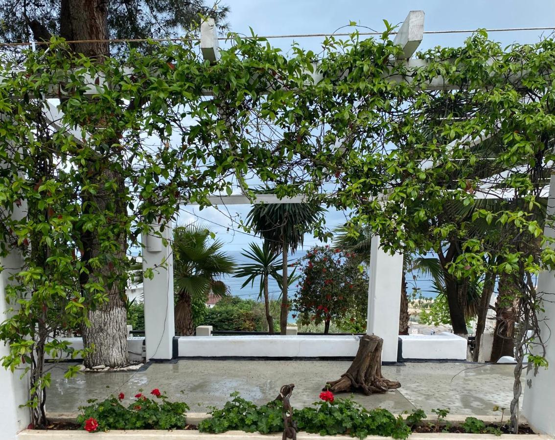 Saranda Hotel Экстерьер фото