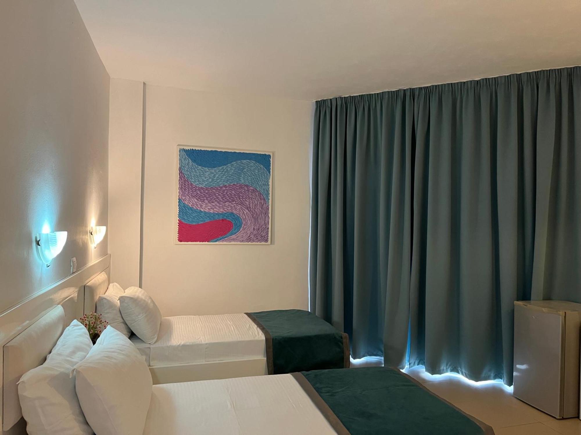 Saranda Hotel Экстерьер фото