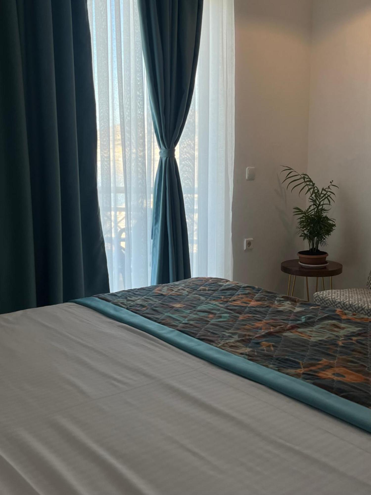 Saranda Hotel Экстерьер фото
