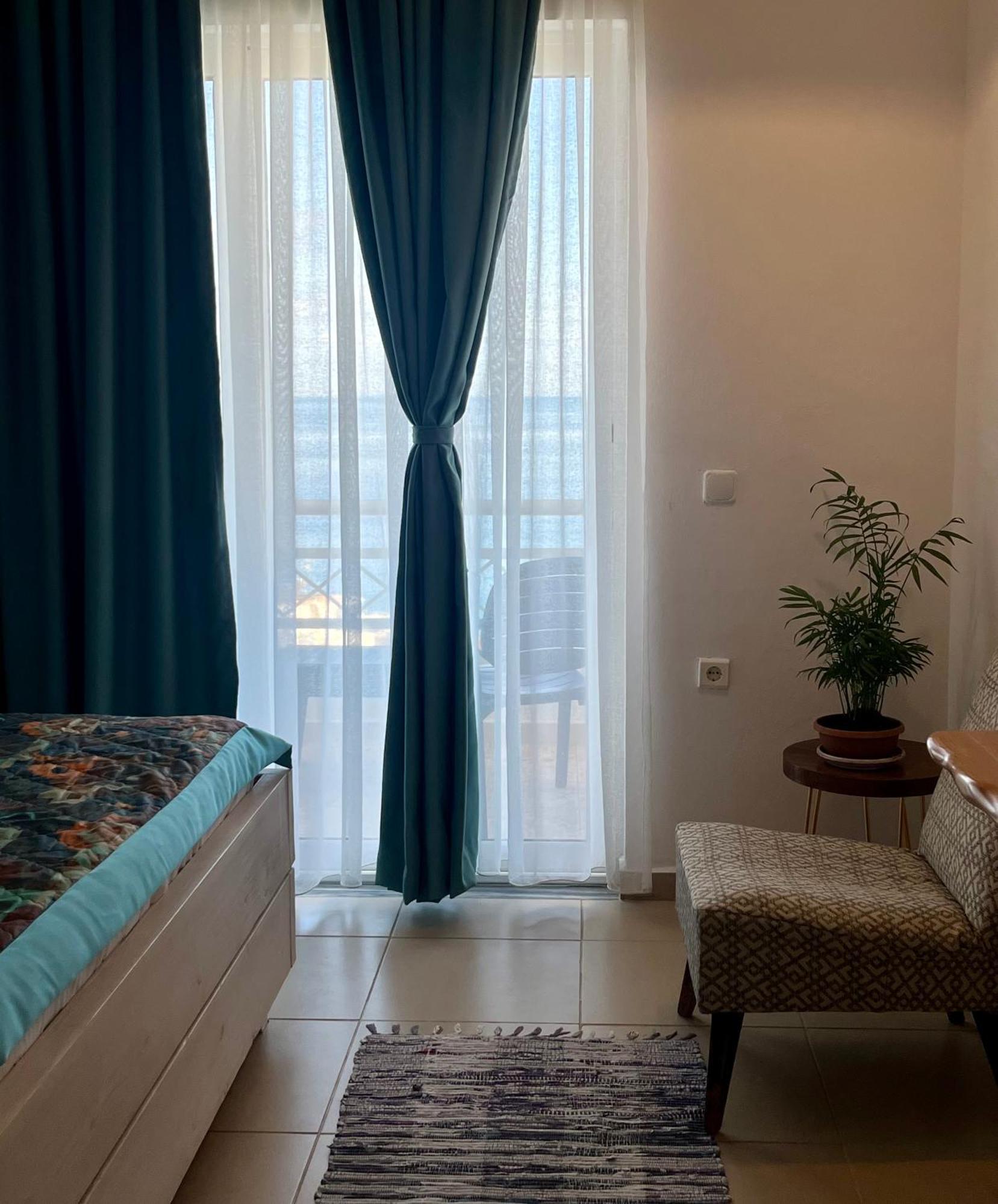Saranda Hotel Экстерьер фото